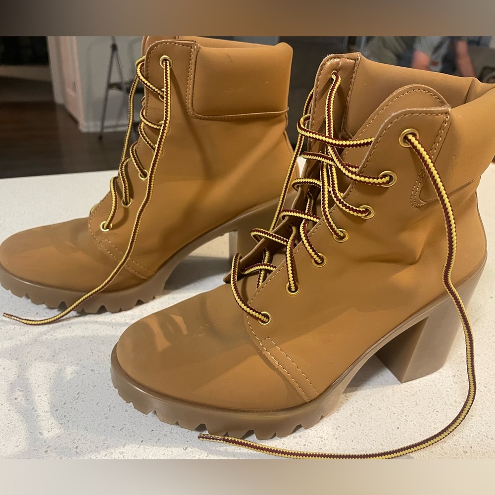 ASOS Fall Workboots - Wedge (EU size 38 / UK size 5 / US 7.5 or 8